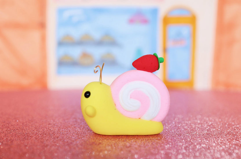 The Make Station | Strawberry Snailcake Air Dry Clay Kit