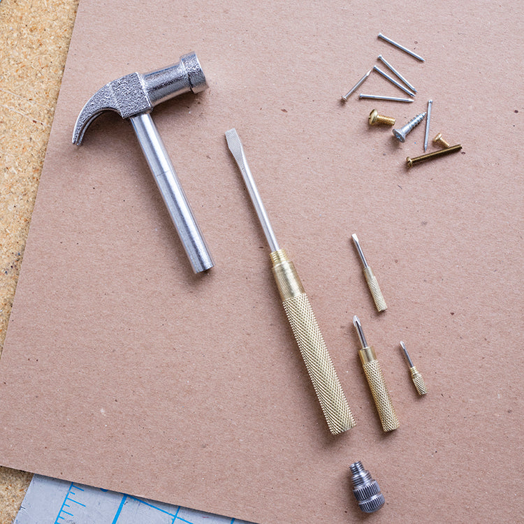 Kikkerland | Handy Hammer Tool