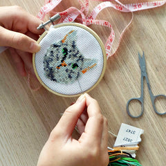 Kikkerland | Cat Mini Cross Stitch Embroidery Kit