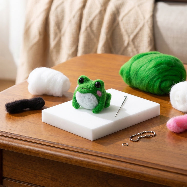 Kikkerland | Frog Needle Felting Kit