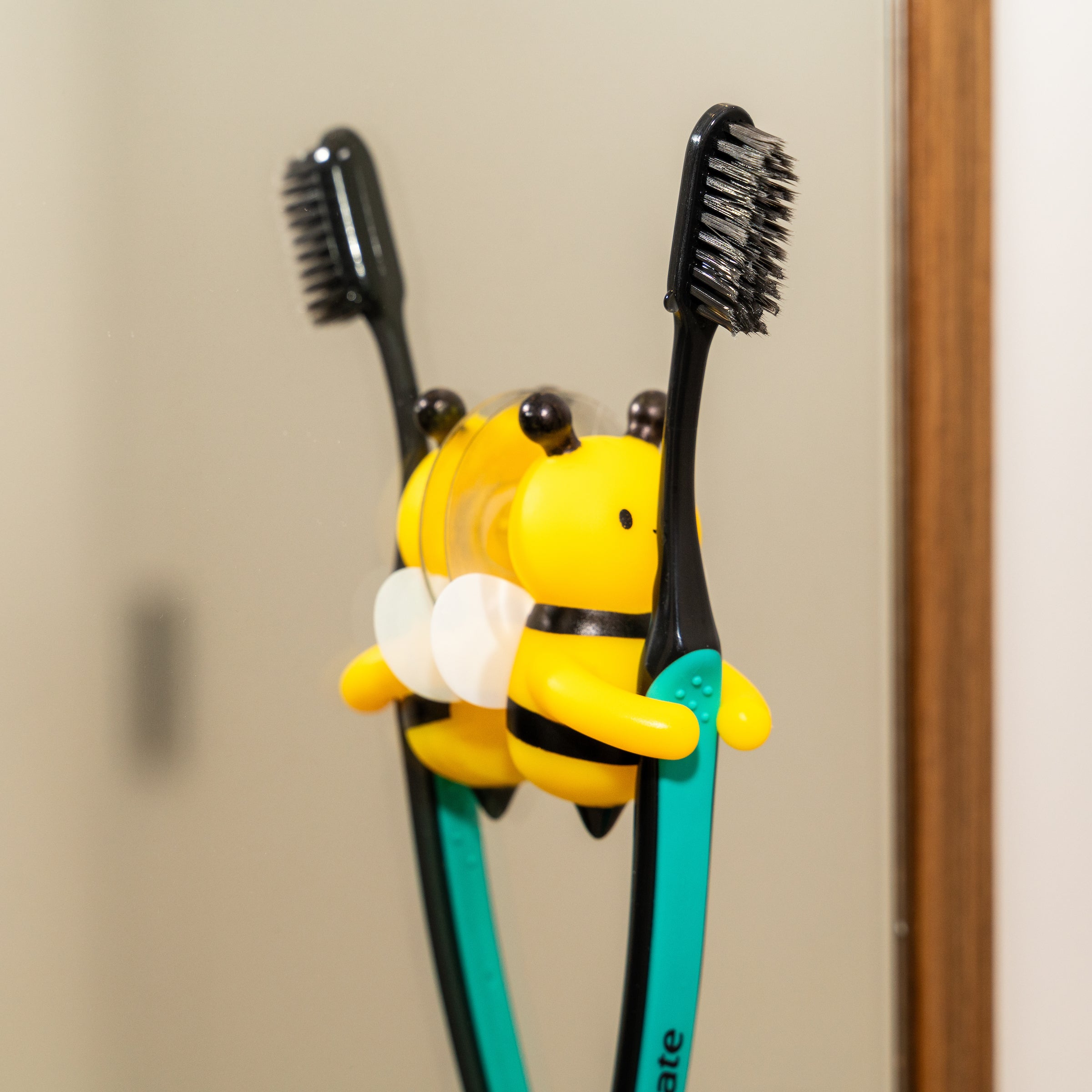 Bumble Bee Toothbrush Holder